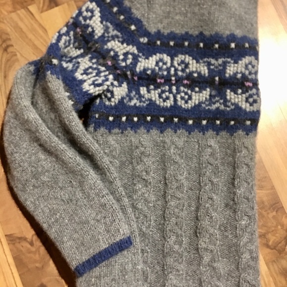 VINTAGE WOOL SWEATER - Picture 2 of 5